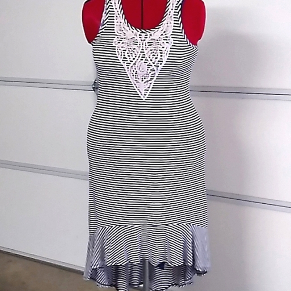 Paper Doll, women’s dress black and white stripe size 16
